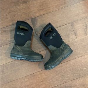 Bogs Youth US size 9 very good condition